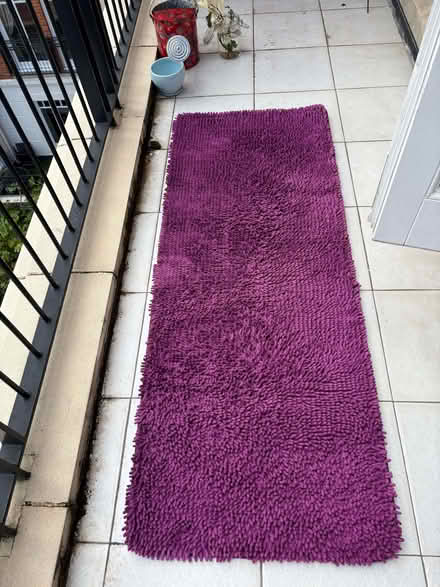 Photo of free bathroom rug (Richmond TW1) #1