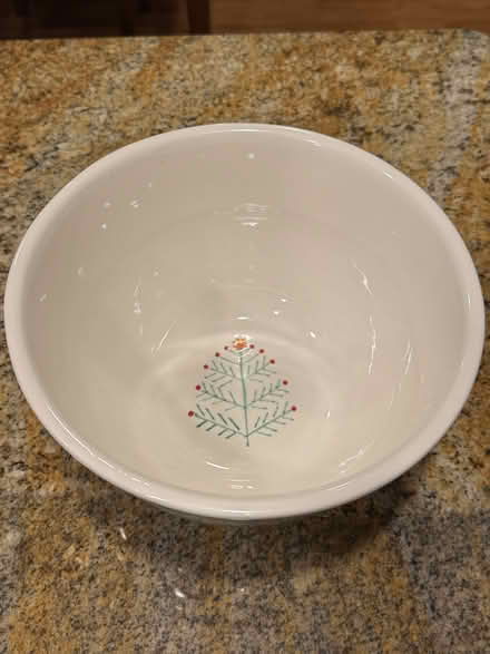 Photo of free Ceramic Serving Bowl - Large (Columbia, MD (Hickory Ridge)) #2