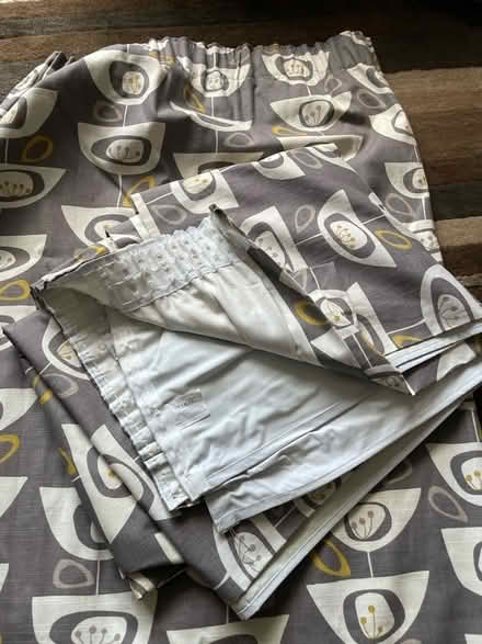 Photo of free Curtains (Pollards Hill SW16) #1