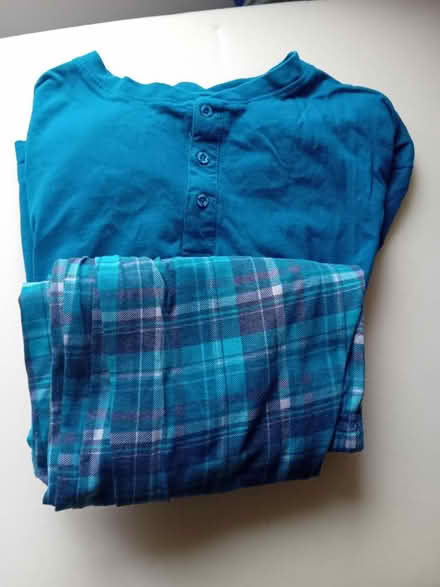 Photo of free Mens lounge set (Ivybridge PL21) #1