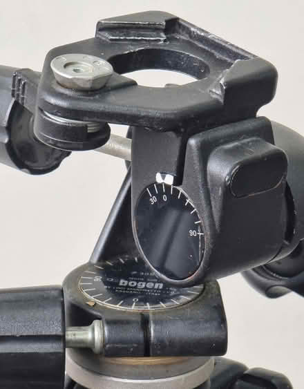 Photo of free View camera tripod (Near Orange Julip, Montreal) #2