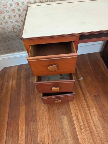 Photo of free Wood Desk with Laminate Top (Ball Sq Somerville) #4
