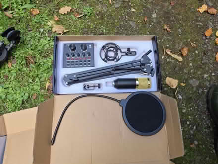 Photo of free Recording mic & preamplifier (Clanville BA11) #2
