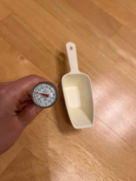 Photo of free Cooking thermometer and scoop (Harlem - 119th Street) #1