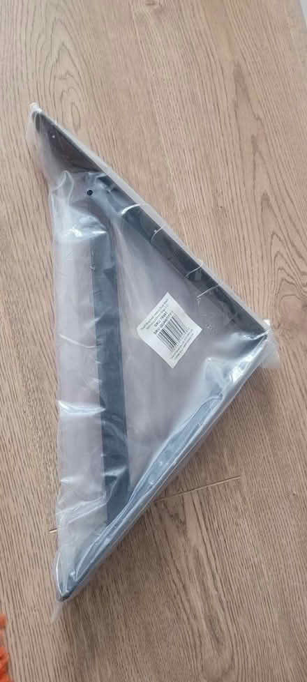 Photo of free 2 havy duty shelf brackets (Horsforth LS18) #1