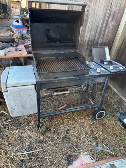 Photo of free BBQ pit (Hayward) #1