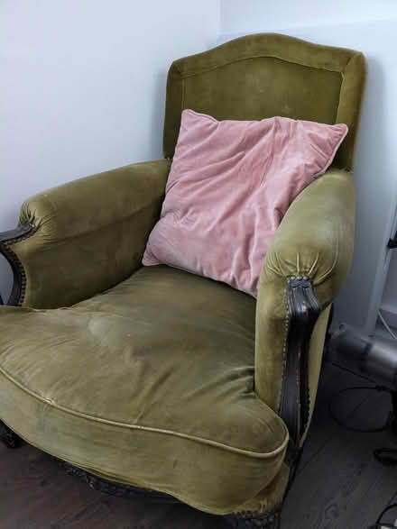Photo of free Vintage arm chair (Wimbledon SW19) #1