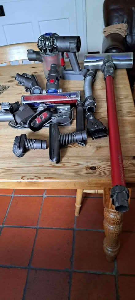 Photo of free Dyson cordless vacuum cleaner (Presteigne LD8) #2