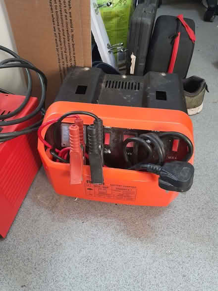 Photo of free Battery charger (Wigmore HR6) #1