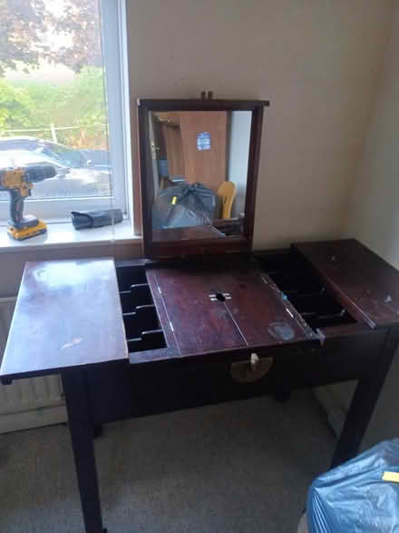 Photo of free Vanity table (elverson road SE13) #1