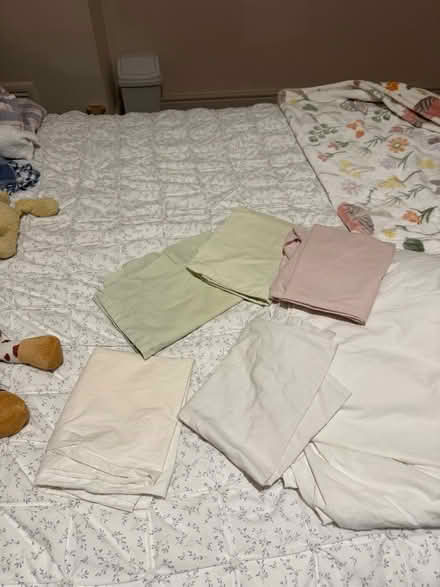 Photo of free White double duvet cover & 5 assorted pillow cases (Pipers Ash CH2) #1