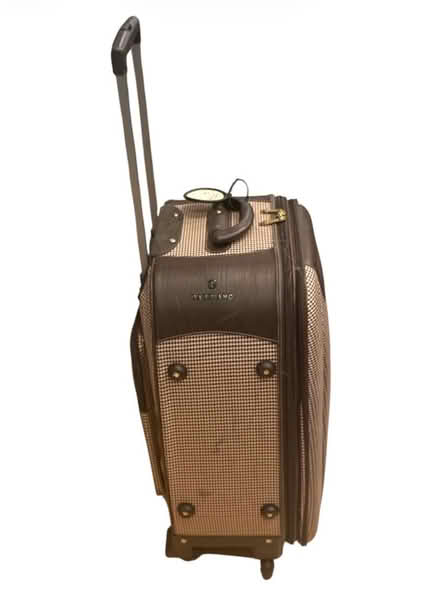 Photo of free Gabbiano 4 Wheel Spinner Suitcase (Brooklyn Storage) #3