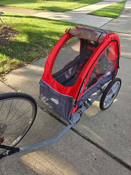 Photo of free Bike trailer (Downers Grove) #1