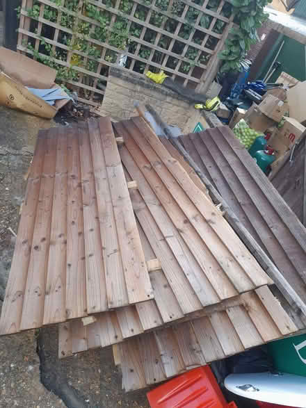 Photo of free Fence panels pieces (Wimbledon Village SW19) #1