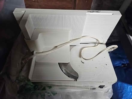 Photo of free deli-style slicer (Near Vassar College) #2