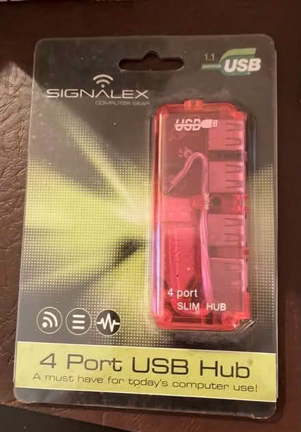 Photo of free 4 port usb hub (Brinnington SK5) #1