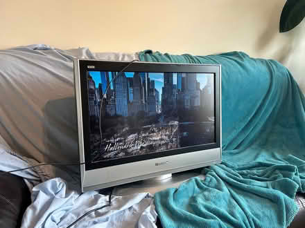 Photo of free 32 inch telly (West didsbury M20) #2