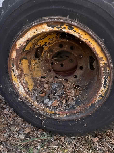 Photo of free wheels rims truck (Hayward) #1
