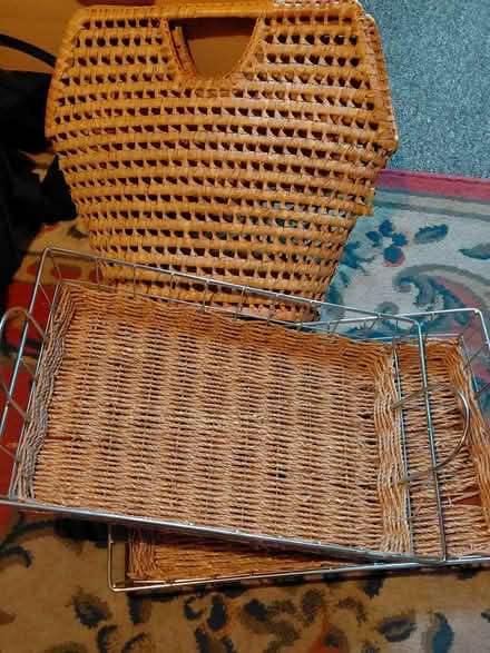 Photo of free basket bag & 2 trays (Ainsdale PR8) #1