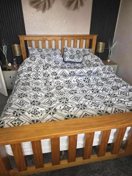 Photo of free Oak king-size bed (S252LG S25) #1