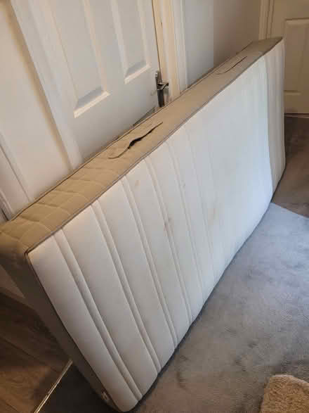 Photo of free Angle bed (Hangerlane W5) #4