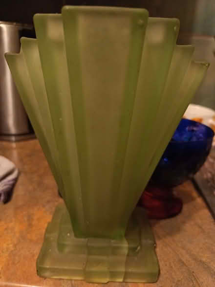 Photo of free Green vase (Kingsley Park NN2) #1