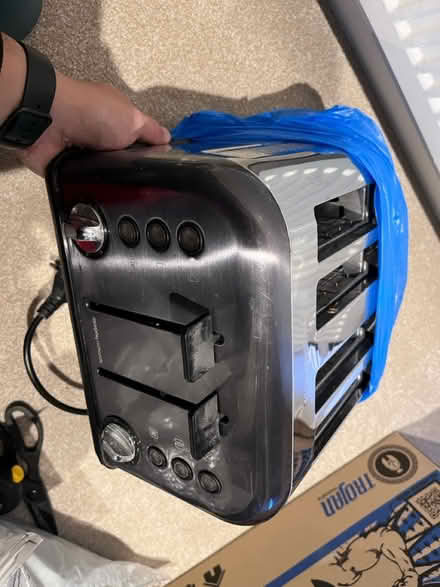 Photo of free 4 slots Toaster (Harwood road SW6) #1