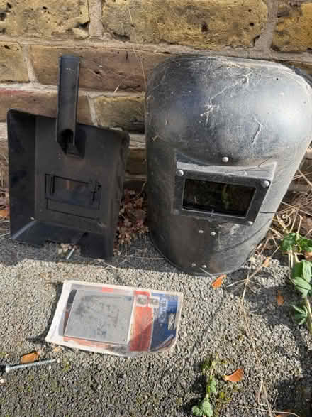Photo of free Welding mask & spear lense (Carshalton SM51LD) #1