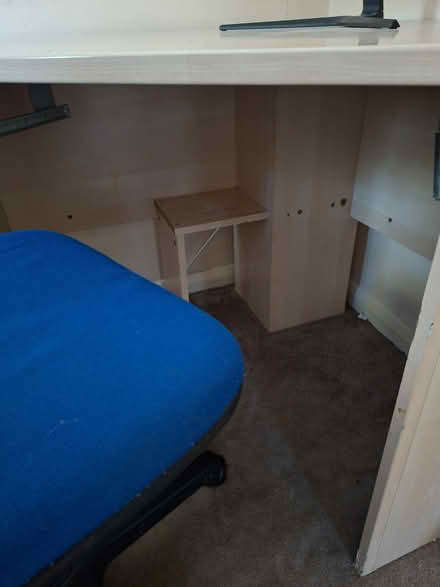 Photo of free Corner desk, Old Woking (Woking, GU22) #3