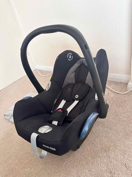 Photo of free Car seat and baby sling (Ng166gp) #1