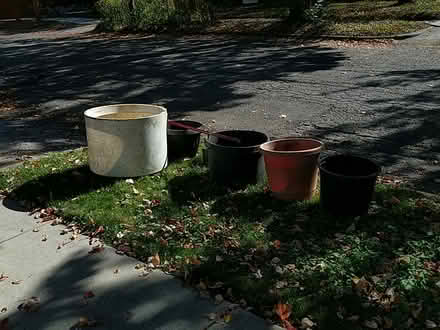 Photo of free large empty pots and used broom (Ann Arbor near Hillside Terr.) #2