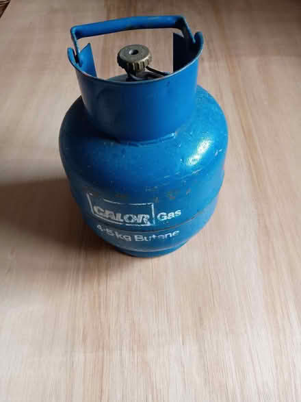 Photo of free Calor gas cylinder 4.5kg (Upper Wolvercote OX2) #1