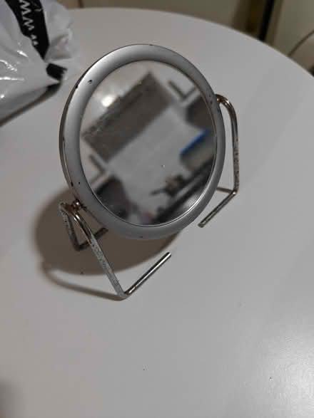 Photo of free small mirror (Surrey Quays SE8) #1