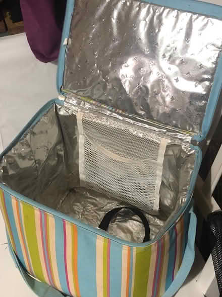 Photo of free Cooler Bag & Flasks (Neasden NW10 near McDonald) #2