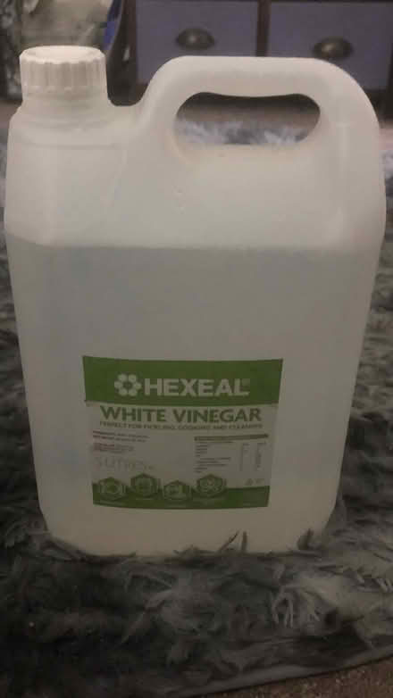 Photo of free 5L White Vinegar (Neasden NW10 near McDonald) #1