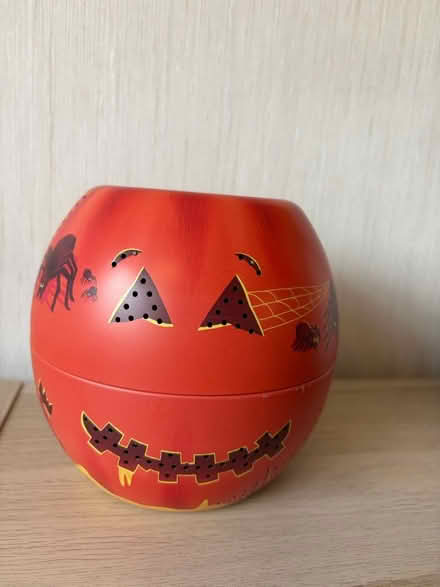 Photo of free Halloween tin (Eltham, SE9) #2