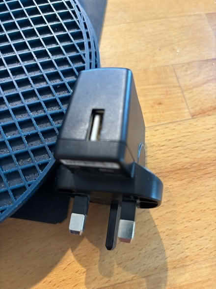 Photo of free USB plug (Burbage SK17) #2