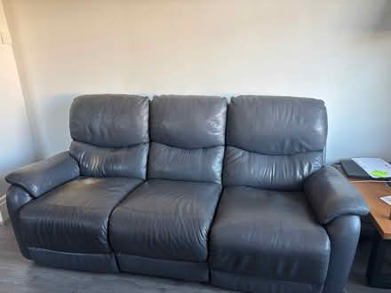 Photo of free 3 piece suite (Banks PR9) #2