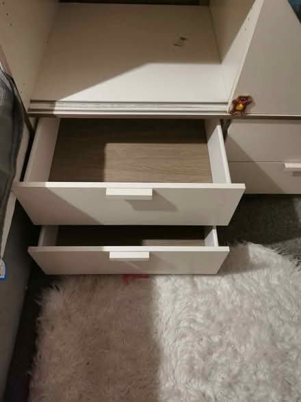 Photo of free Sliding Doors wardrobe (Bracknell) #2
