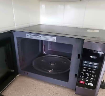 Photo of free Microwave (Addiscombe CR0) #1