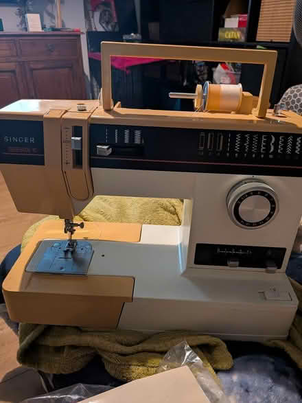 Photo of free Singer Serenade 10 sewing machine (Handcross) #1