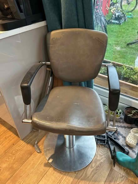 Photo of free Old barbers chair (OX1 henwood) #1