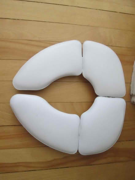 Photo of free folding/traveling toilet seat (Old Ottawa South) #1