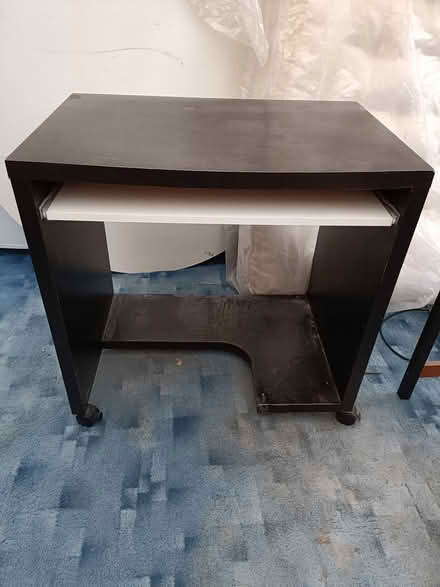 Photo of free Desk (Beaconsfield HP9) #1