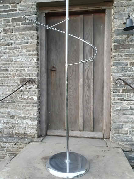 Photo of free Spiral clothes hanging rail (Dutlas LD7) #1