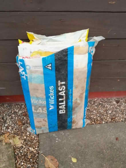 Photo of free 25kg building material bags (Newmarket/New Cheveley Rd CB8) #1