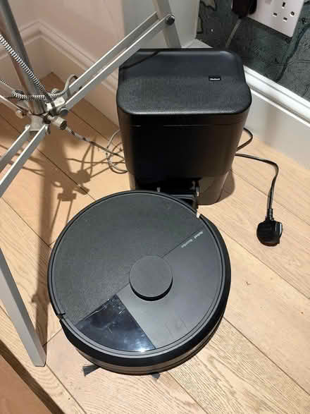 Photo of free Vacuum set: Roomba and Dustbuster (Jericho OX2) #1