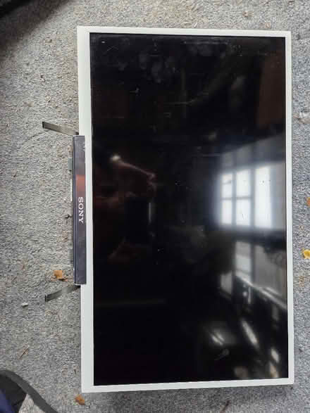 Photo of free Small tv (Caversham Heights RG4) #1