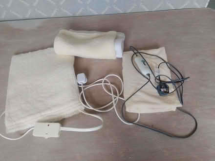 Photo of free 2 Electric heat pads (Billericay CM4) #1