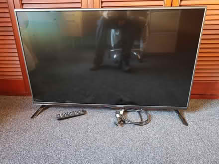 Photo of free LG TV with Remote and Power Cable (South Side Paisley PA2) #1
